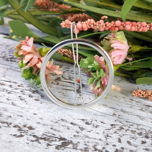 Silver Circle Geometric Hair Barrette - Picture 2 of 7